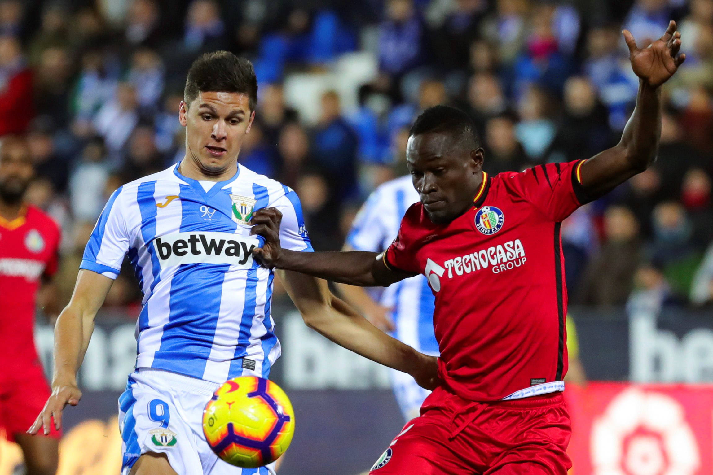 卡利亚里主场遭遇惨败,暂停向中游发展的简单介绍 卡利亚里主场遭遇惨败,暂停向中游发展的简单介绍