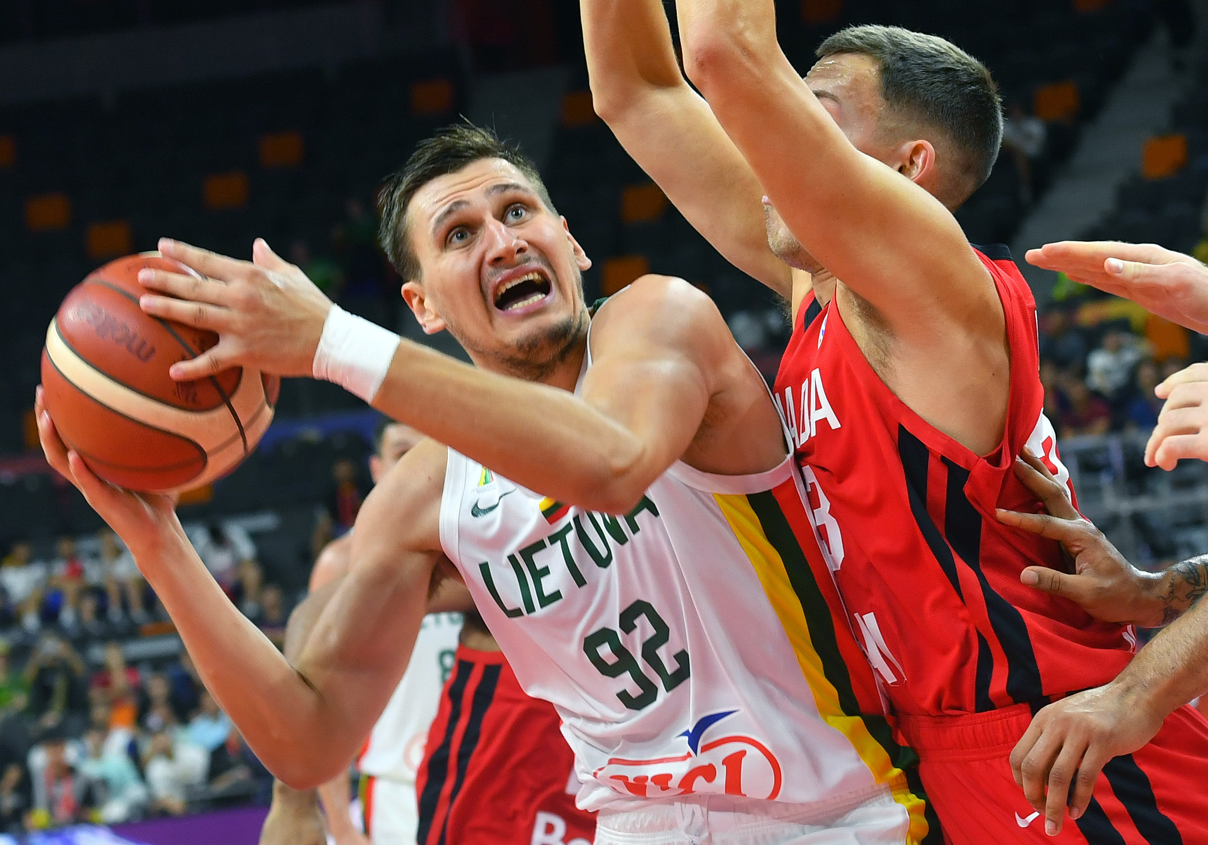 澳大利亚击败力克立陶宛晋级半决赛 澳大利亚击败力克立陶宛晋级半决赛