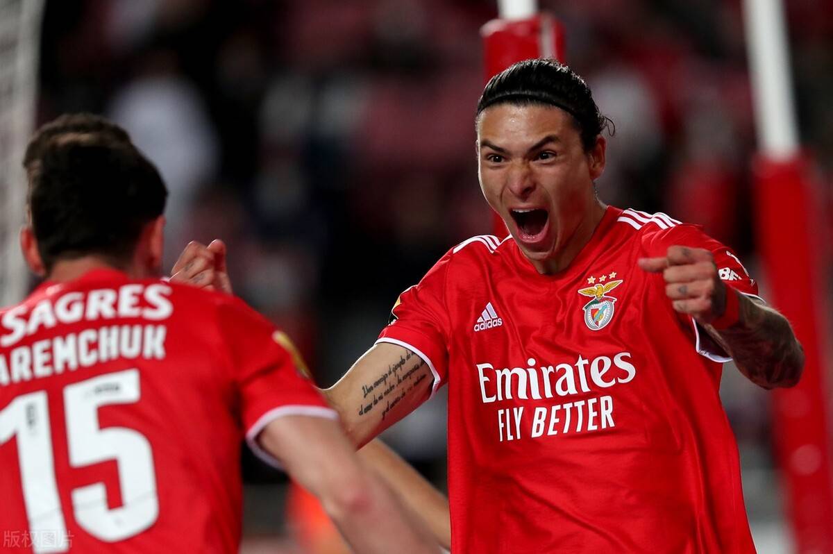 阿贾克斯主场大胜本菲卡,小组赛榜首稳固的简单介绍 阿贾克斯主场大胜本菲卡,小组赛榜首稳固的简单介绍