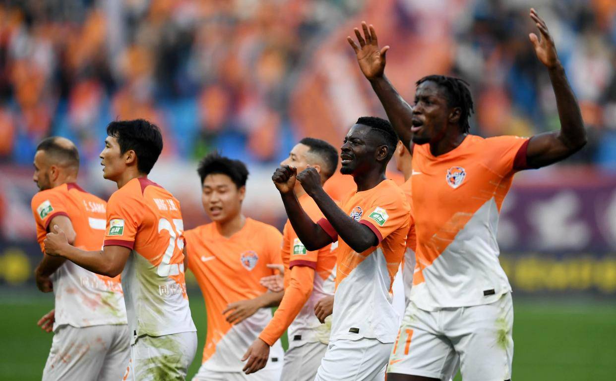 一支中超球队在训练中展现出强大实力 一支中超球队在训练中展现出强大实力