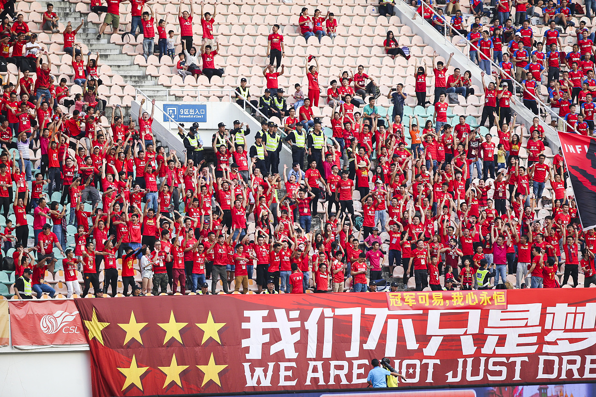 主场作战的球队击败了对手,喜迎胜利的简单介绍 主场作战的球队击败了对手,喜迎胜利的简单介绍