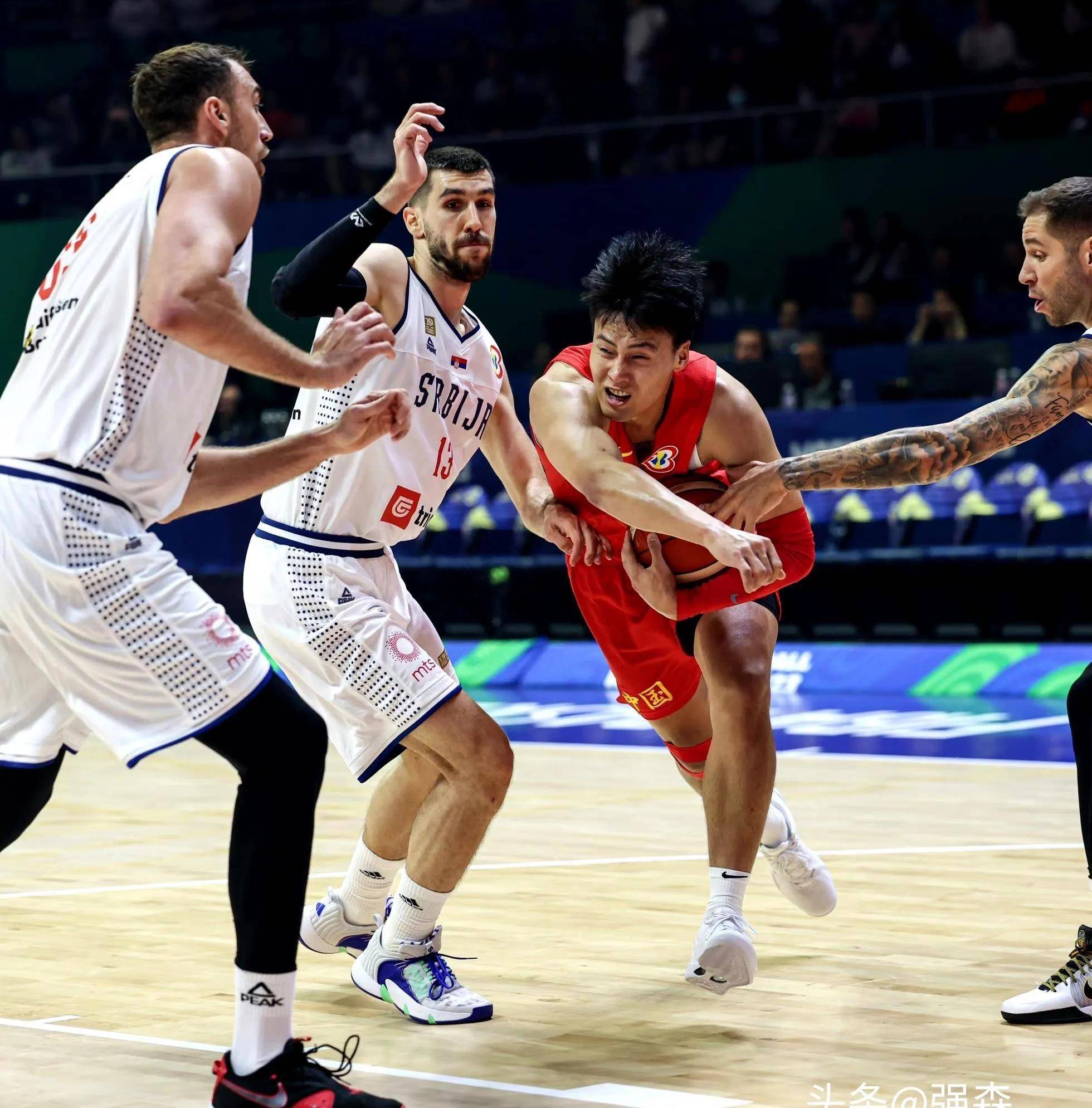 世界杯篮球比赛精彩纷呈,球迷欢欣鼓舞! 世界杯篮球比赛精彩纷呈,球迷欢欣鼓舞!