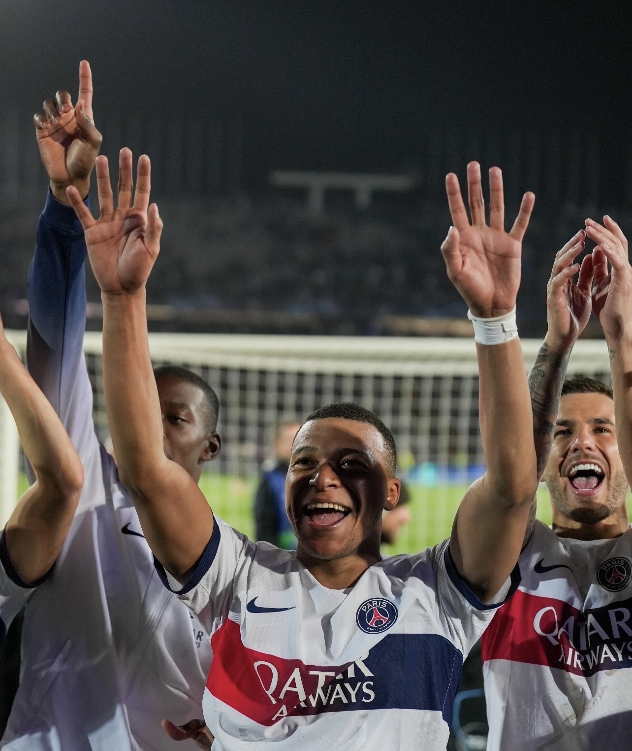 包含欧洲球队团结一心,赢得胜利晋级的词条 包含欧洲球队团结一心,赢得胜利晋级的词条