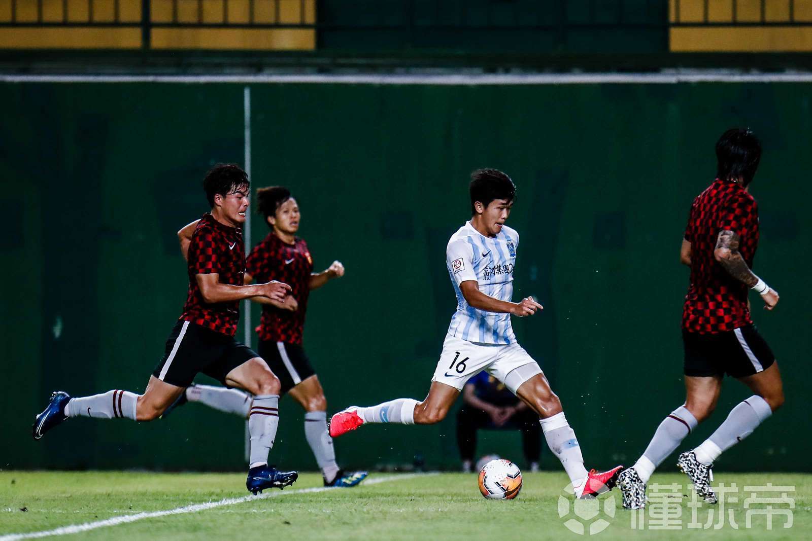 广州富力在主场击败河北华夏,豪取胜利的简单介绍 广州富力在主场击败河北华夏,豪取胜利的简单介绍