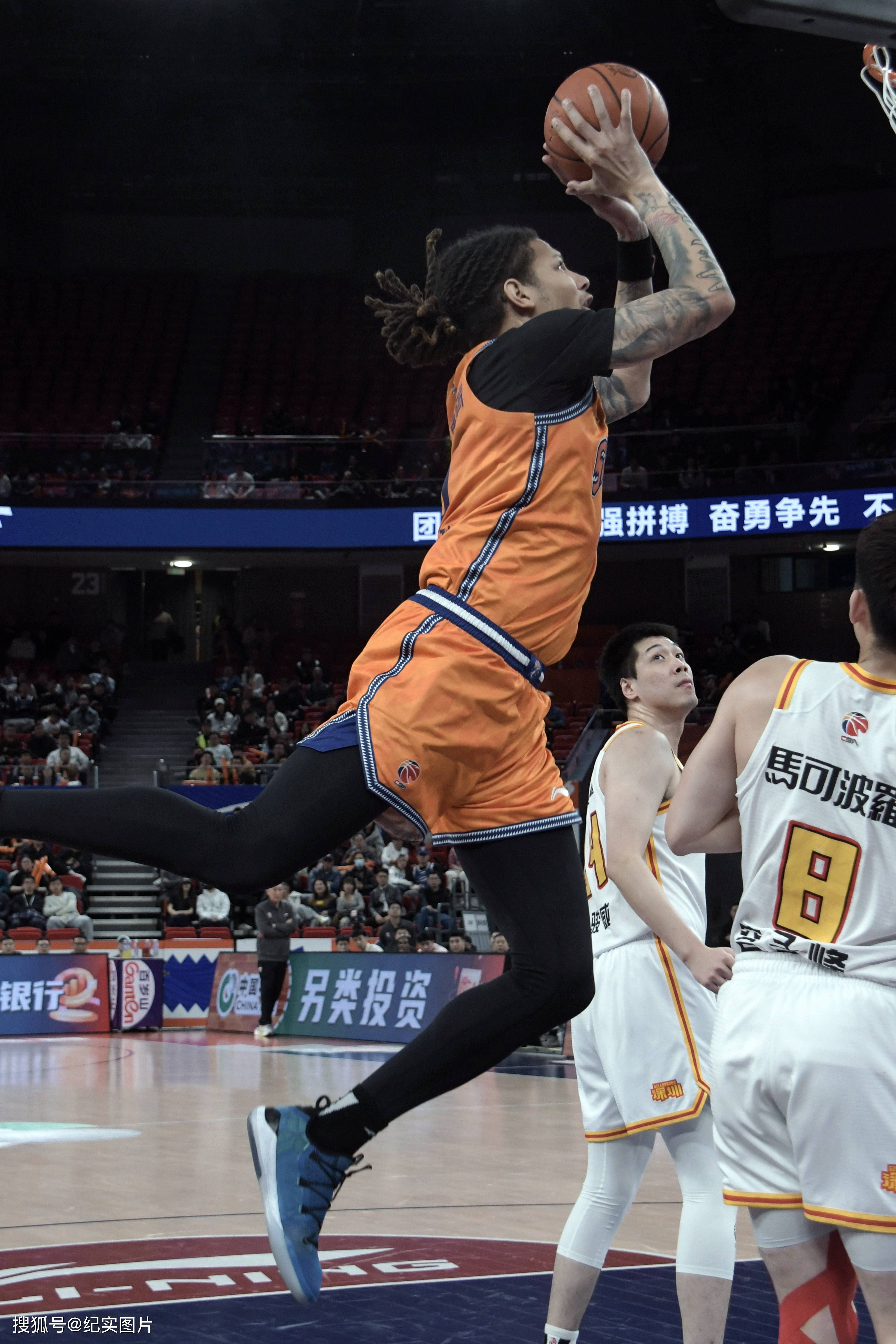 关于上海大鲨鱼势不可挡,打破对手防线的信息 关于上海大鲨鱼势不可挡,打破对手防线的信息