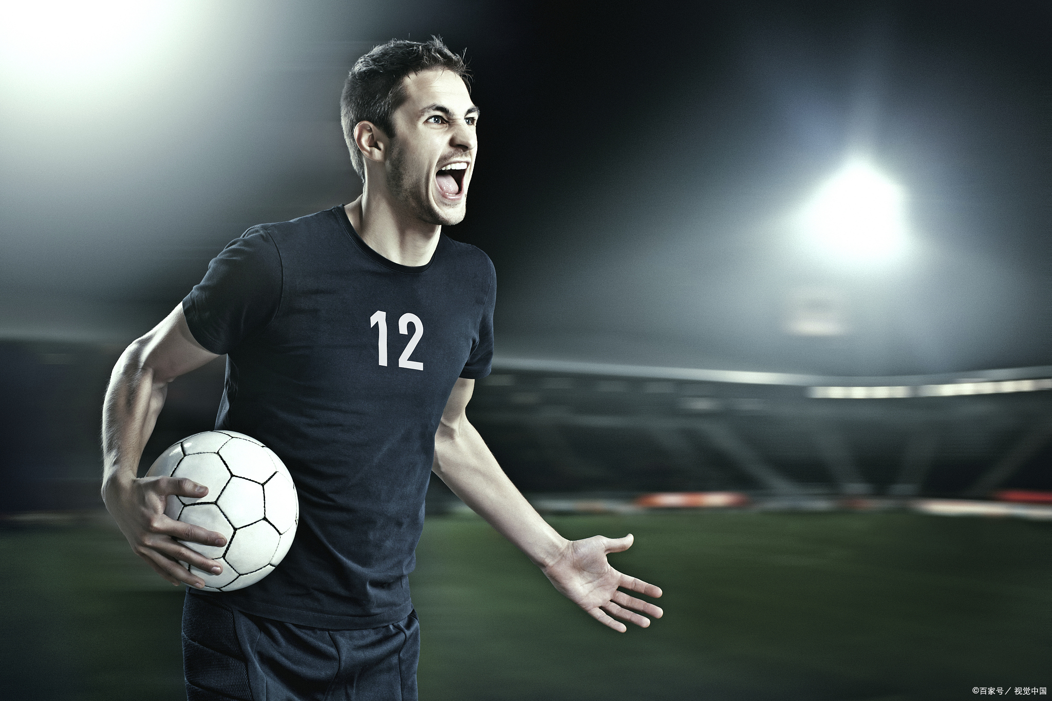 包含足球热潮席卷全国,球场上的精彩表现令人瞩目的词条 包含足球热潮席卷全国,球场上的精彩表现令人瞩目的词条