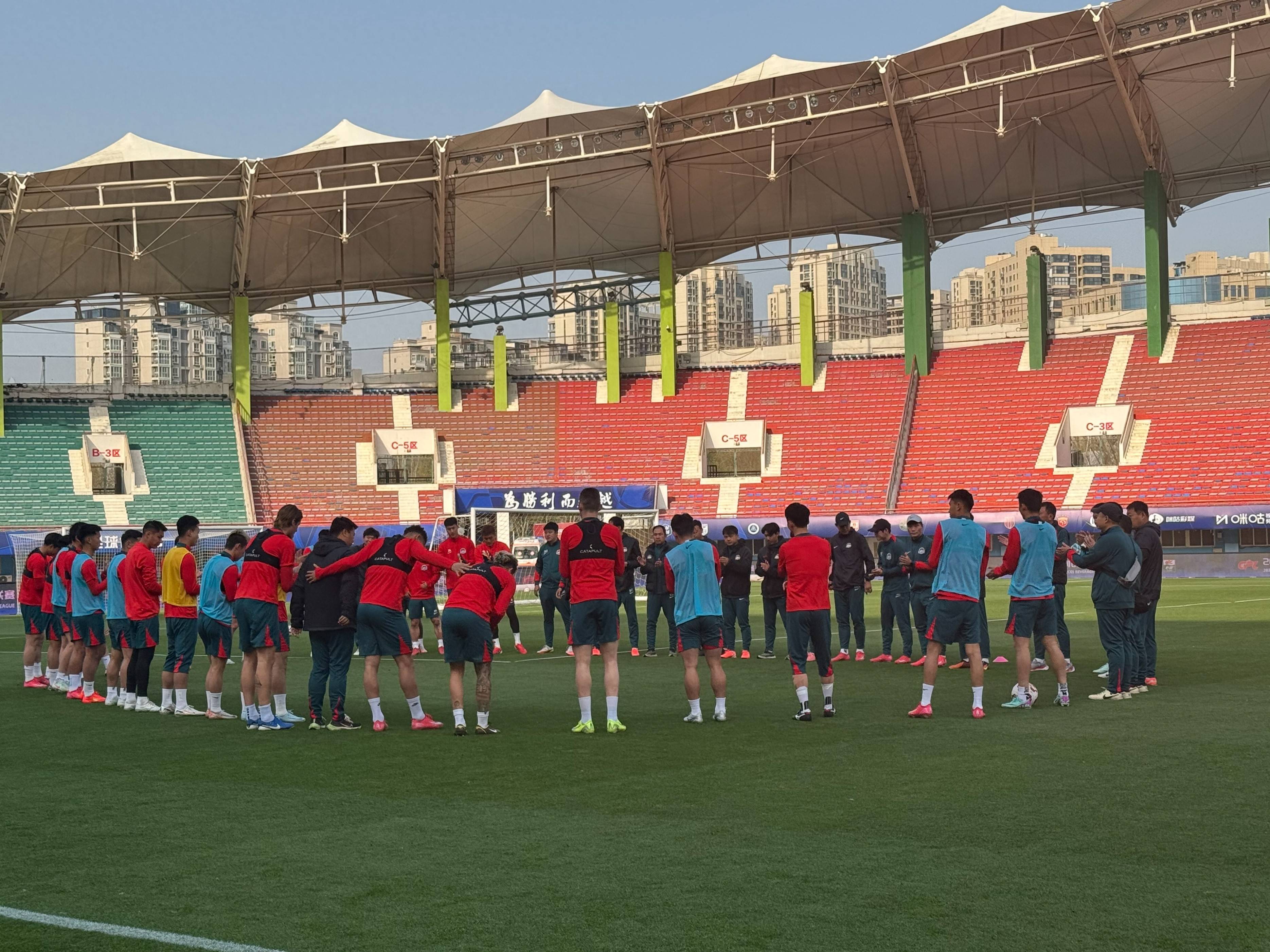 包含郑州队主场不利,遭遇突发战败危机的词条 包含郑州队主场不利,遭遇突发战败危机的词条