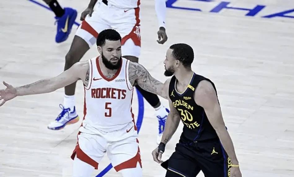 包含猛龙后卫范弗利特连续两场砍下三双数据亮眼的词条 包含猛龙后卫范弗利特连续两场砍下三双数据亮眼的词条