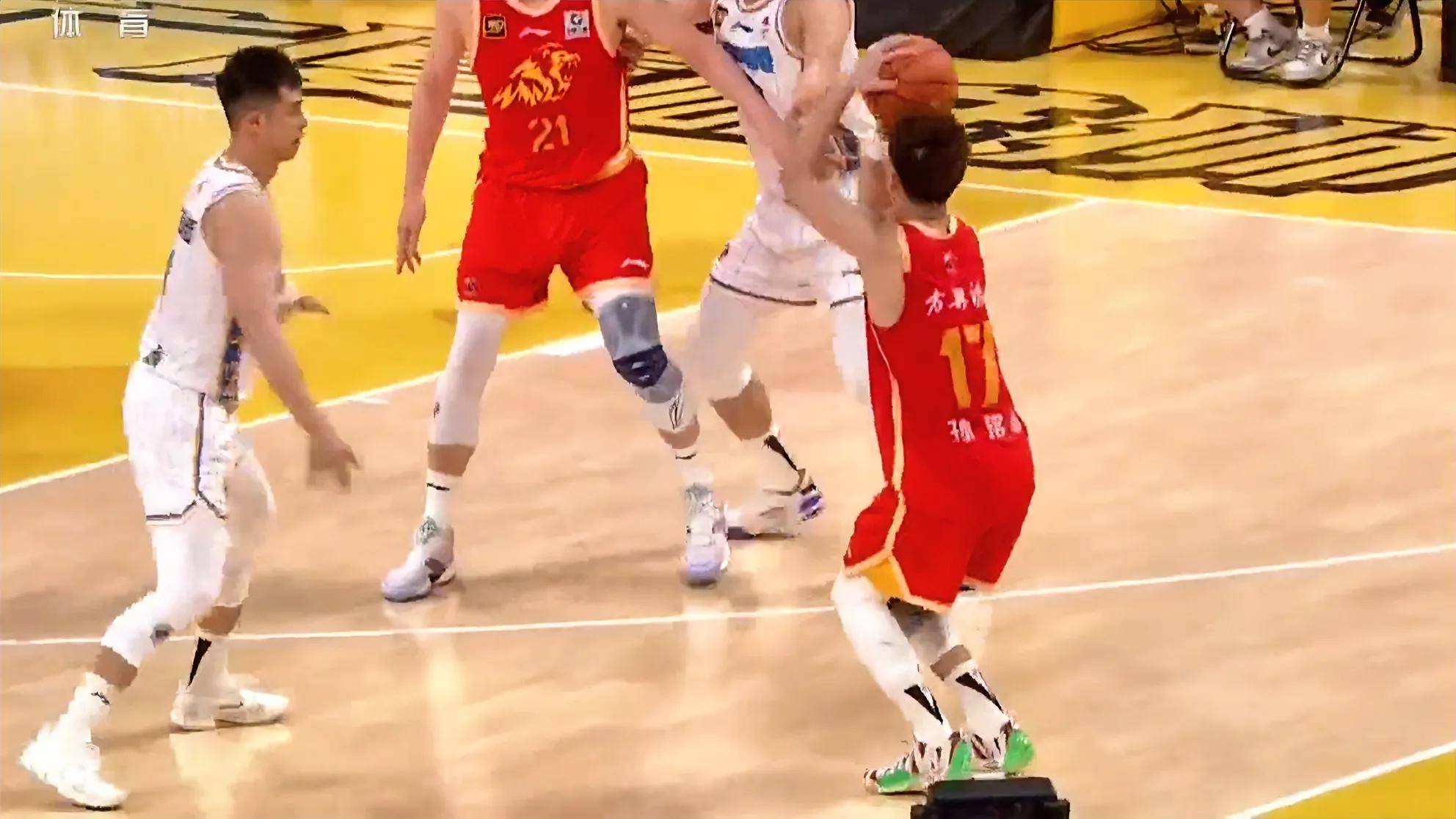 关于季后赛紧张开幕,CBA各队士气高涨备战中的信息 关于季后赛紧张开幕,CBA各队士气高涨备战中的信息