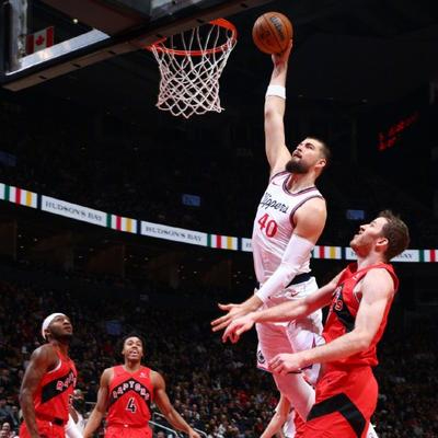 猛龙队展现出色团队配合,轻松击败对手 猛龙队展现出色团队配合,轻松击败对手