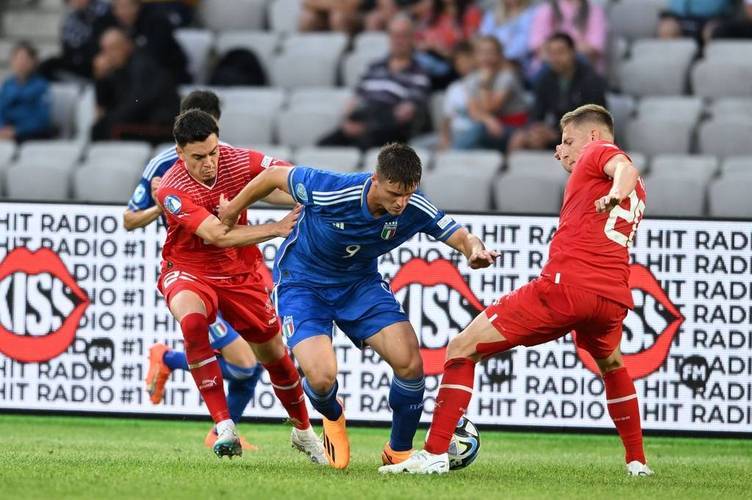 关于斯洛伐克队在欧预赛赛场上实力迸发,轻松获胜的信息 关于斯洛伐克队在欧预赛赛场上实力迸发,轻松获胜的信息