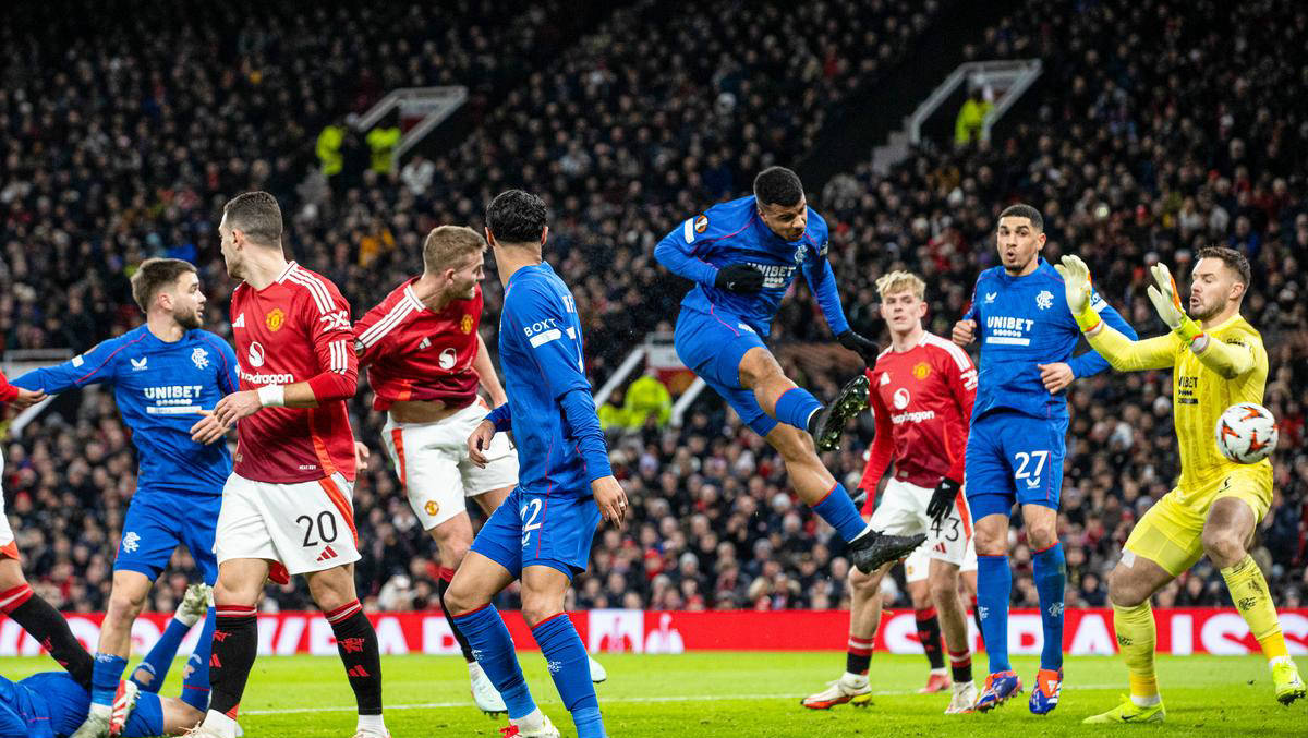 曼联主场大胜富勒姆,保持连胜 曼联主场大胜富勒姆,保持连胜