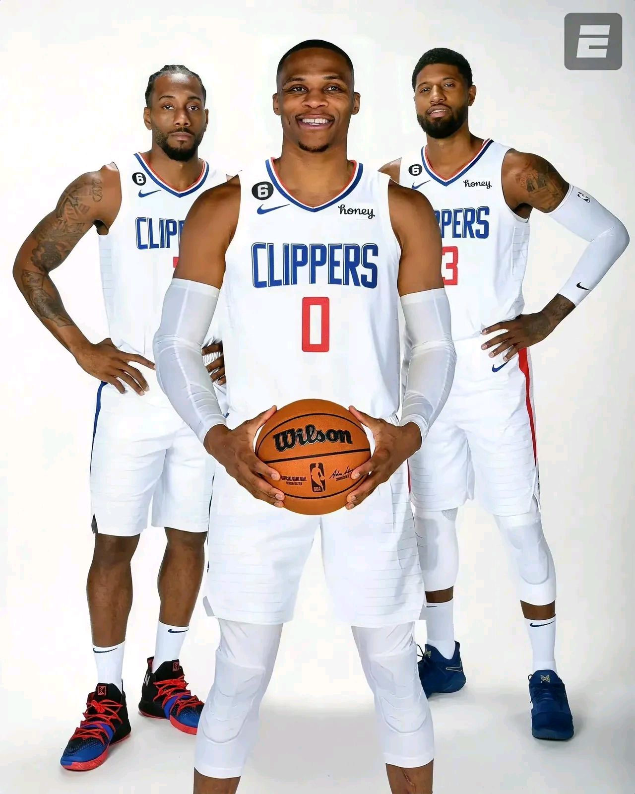 开云体育APP下载-篮球巨星伦纳德正式签约中国体育品牌