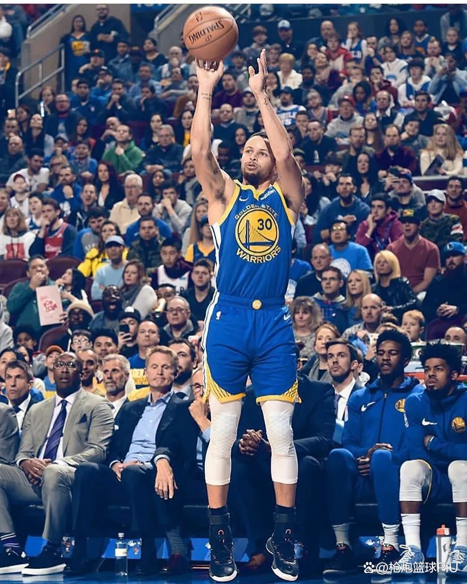 库里发威,勇士全队气势如虹战胜强敌 库里发威,勇士全队气势如虹战胜强敌