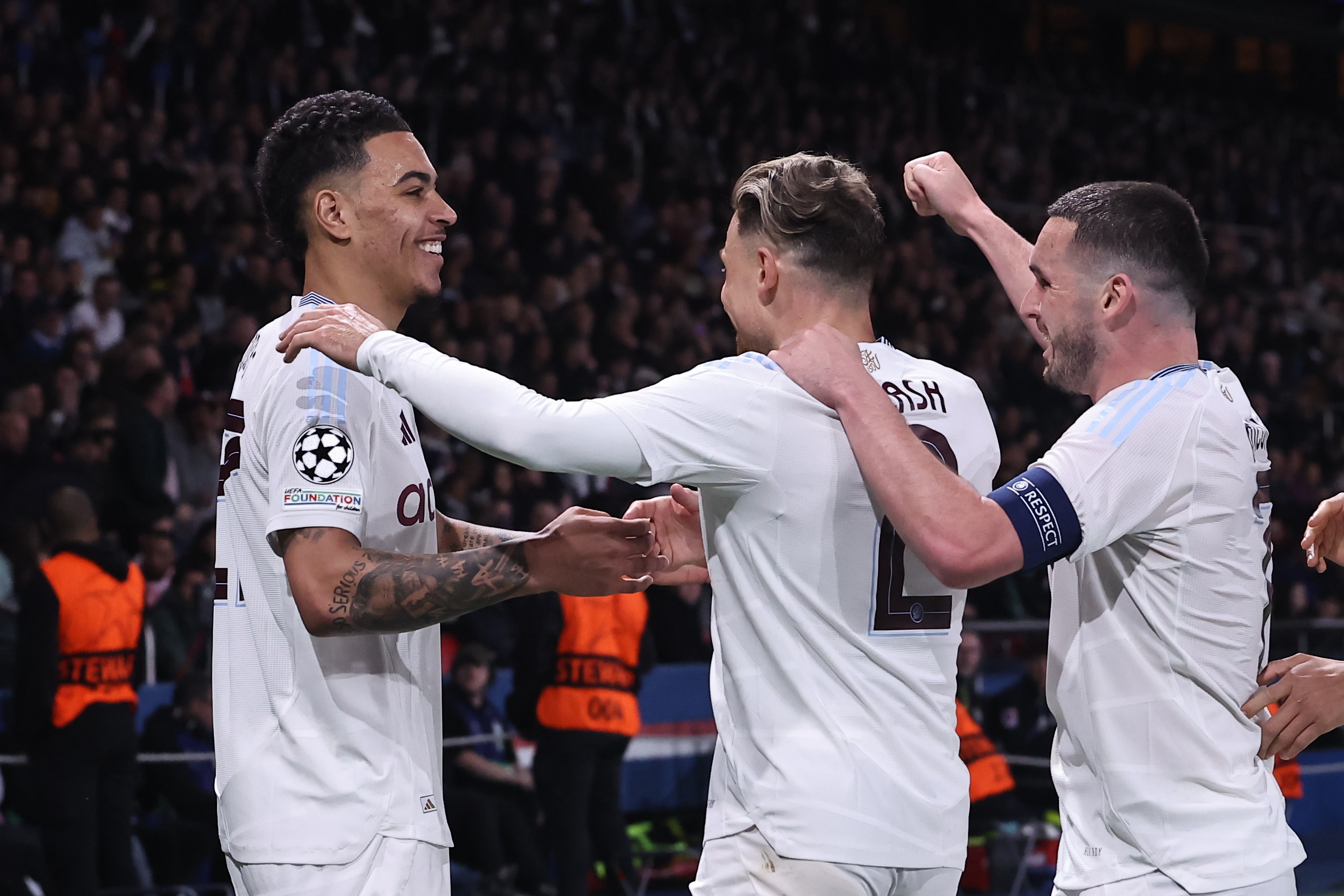 欧冠巴黎圣日尔曼C罗首回合交锋 欧冠巴黎圣日尔曼C罗首回合交锋