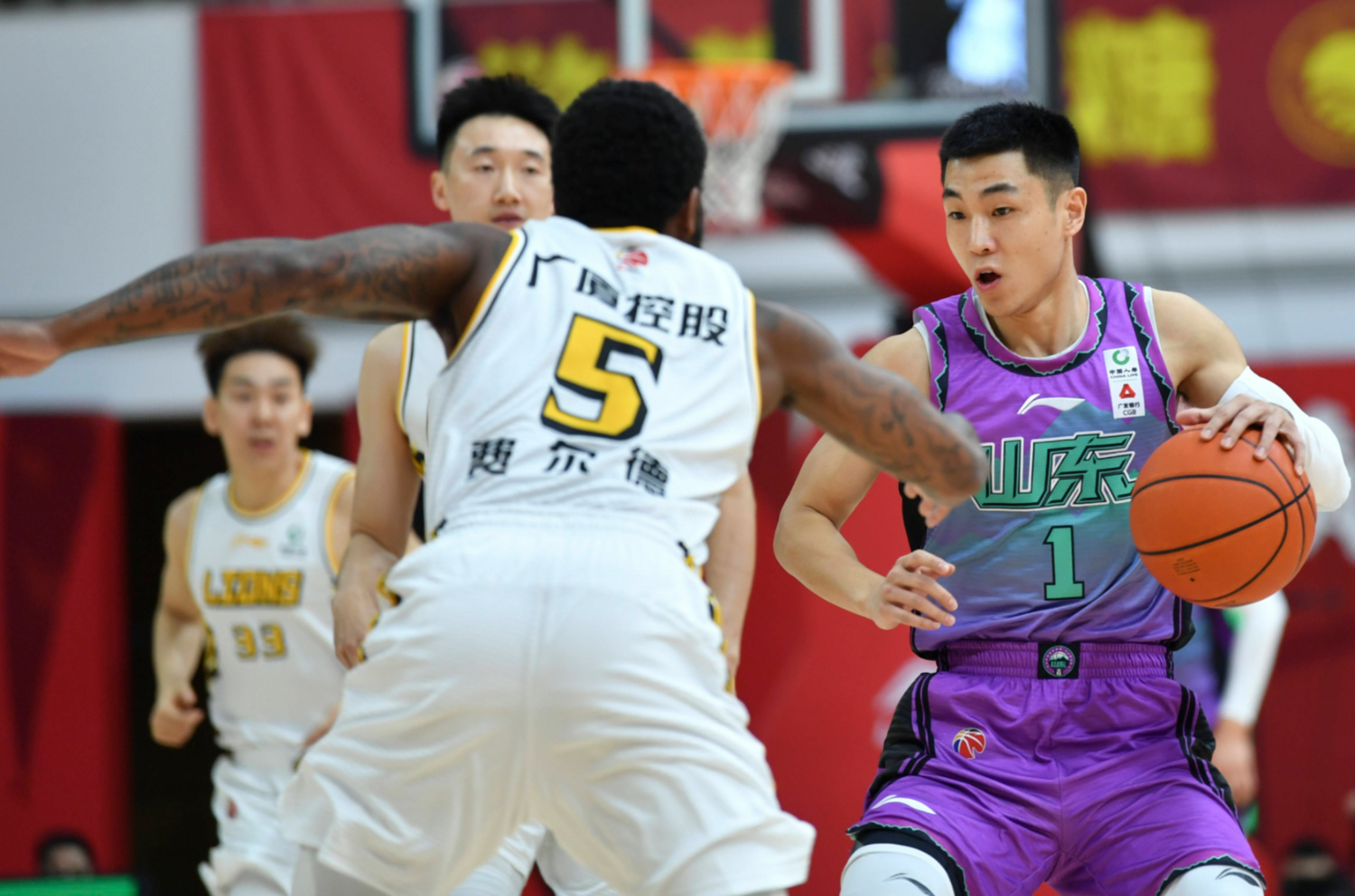 白俄罗斯队在欧预赛中遭遇挑战，需调整战术