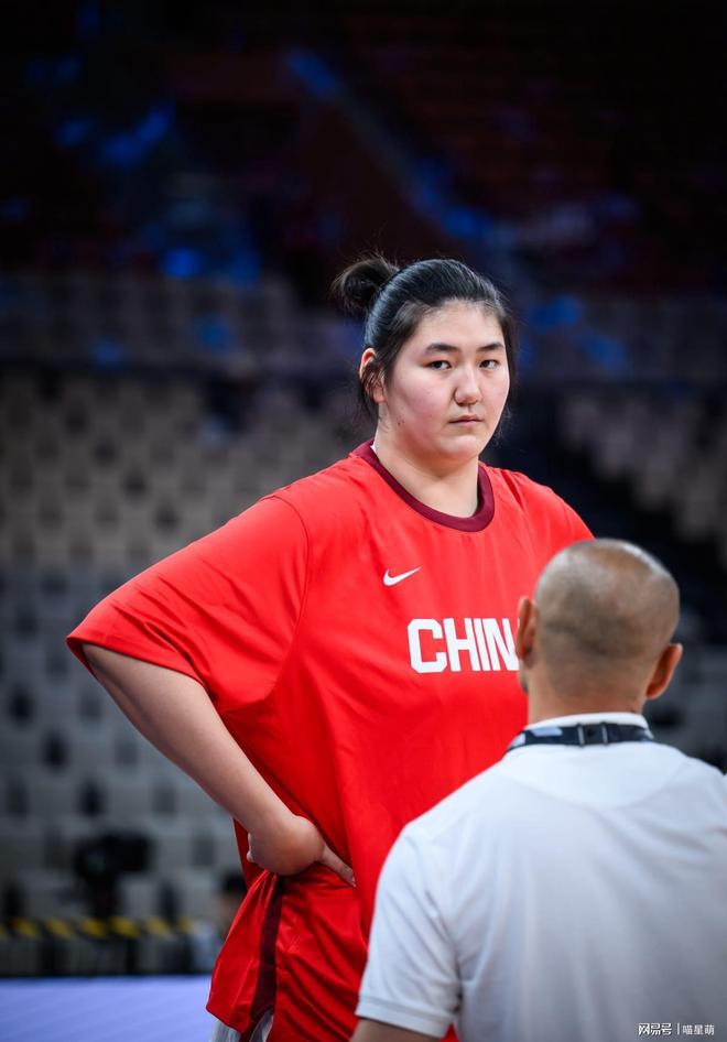 黑龙江女篮实力碾压,稳坐积分榜榜首 黑龙江女篮实力碾压,稳坐积分榜榜首