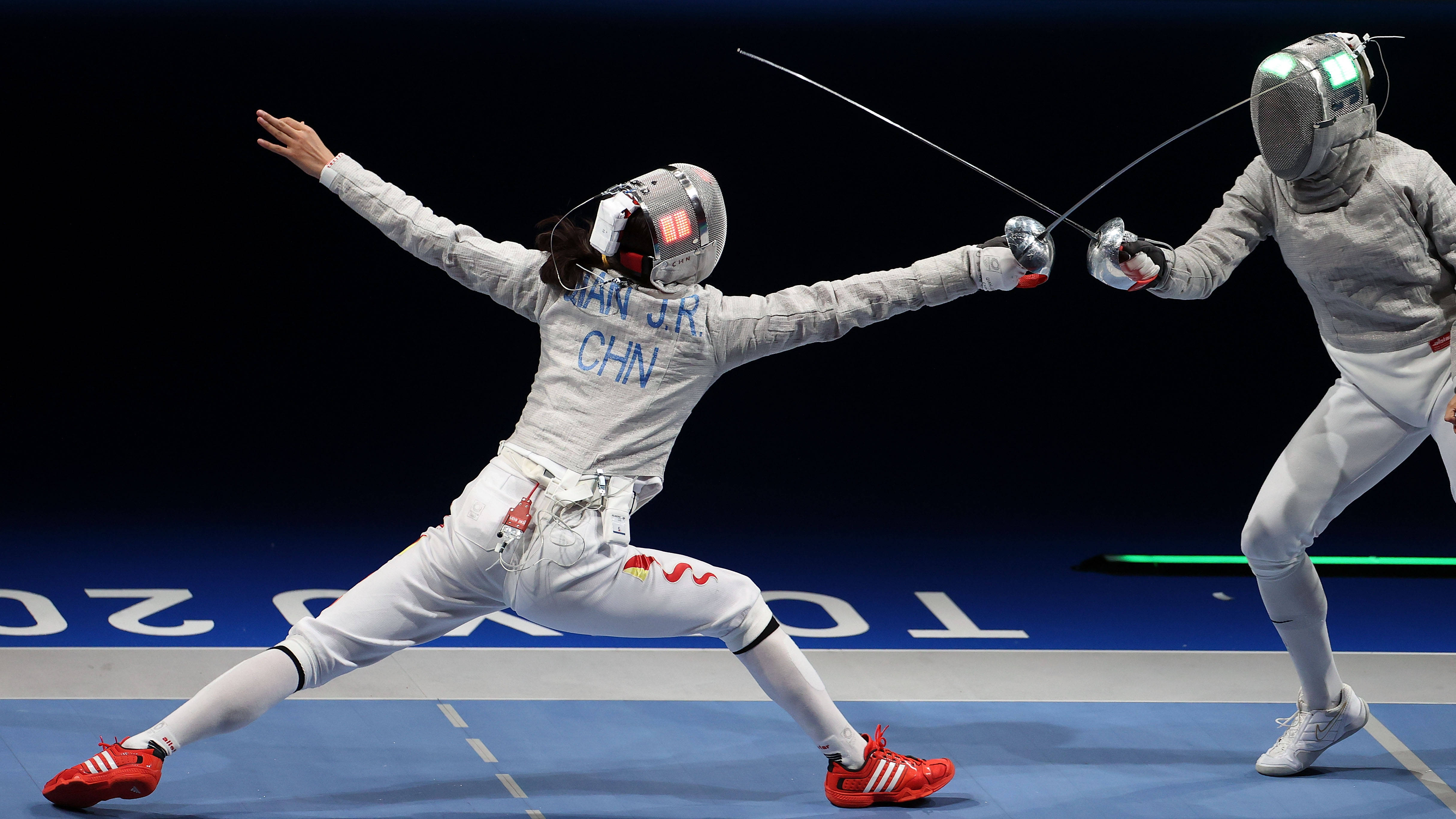 爱尔兰击剑选手勇敢斗争引发关注 爱尔兰击剑选手勇敢斗争引发关注