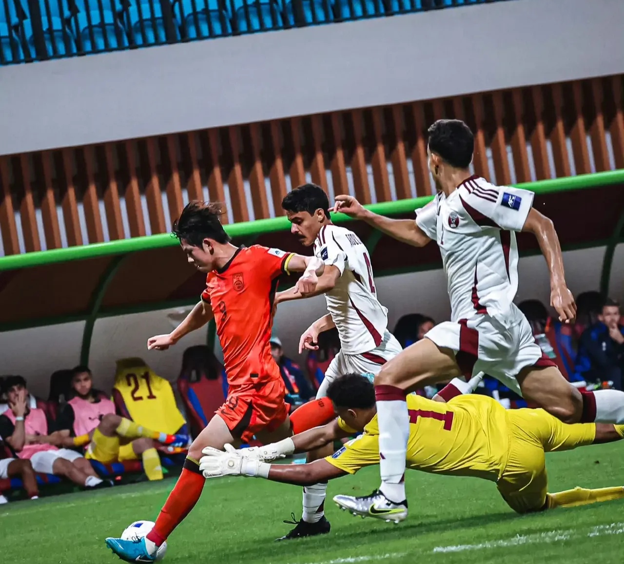 亚洲杯上的足球盛事引发热烈争议
