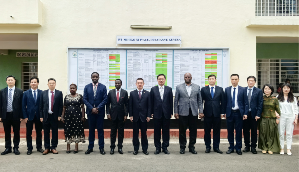 卢旺达首次派出代表团取得优异成绩的简单介绍