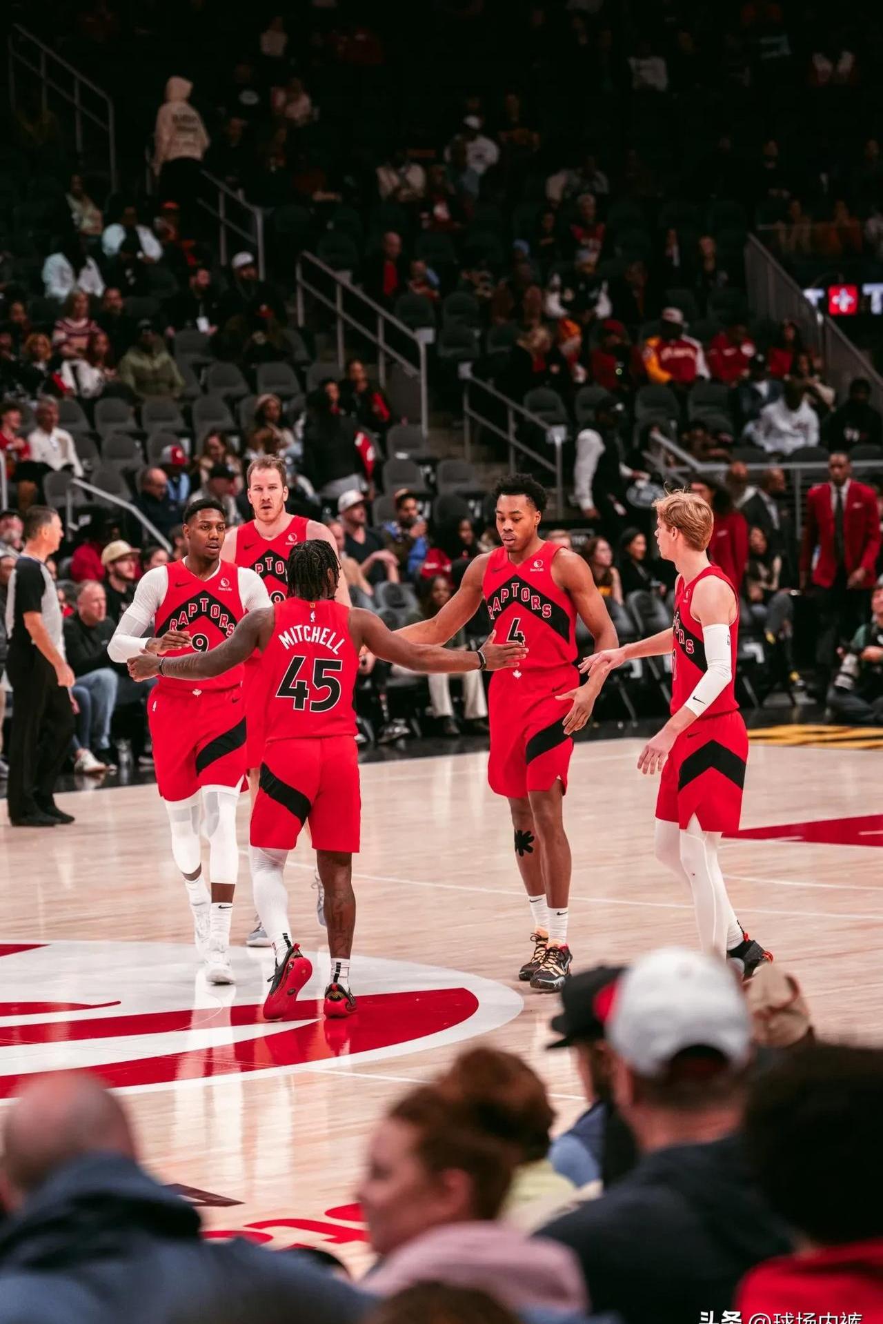 猛龙球员表现不俗，客场缔造连胜