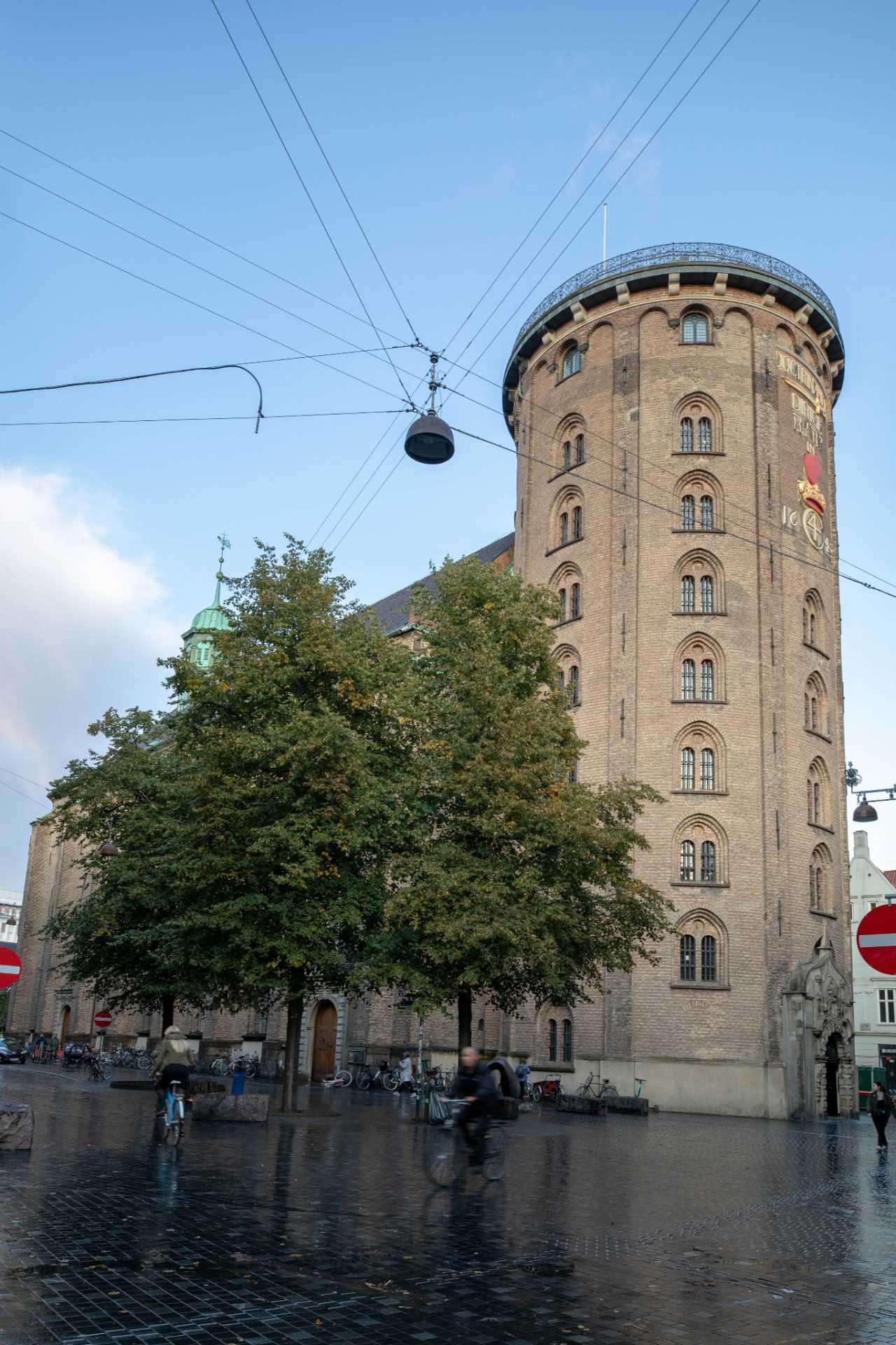 阿卡斯特拿骑马胜利，快马加鞭