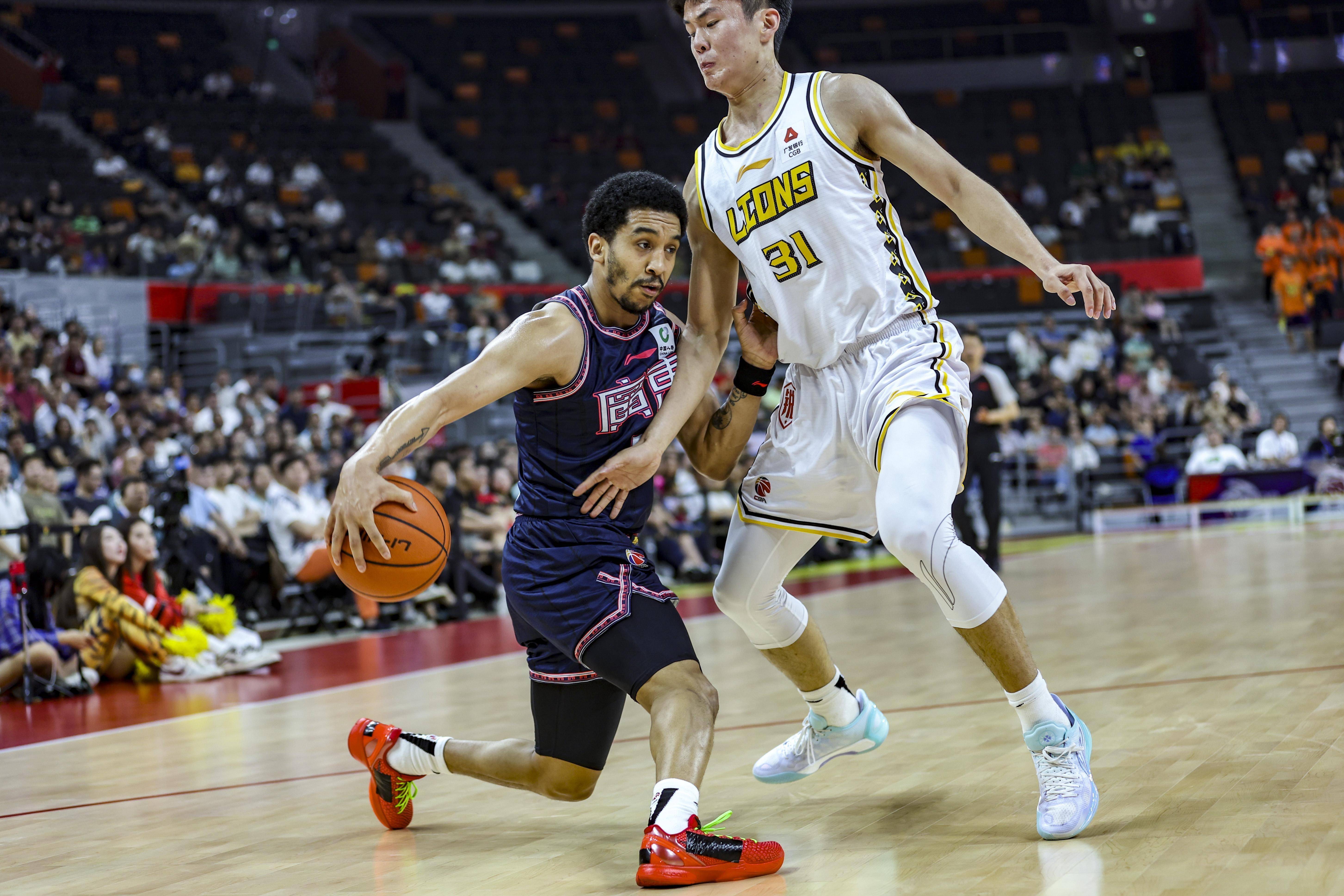 浙江男篮击败广州,实现两连胜 浙江男篮击败广州,实现两连胜