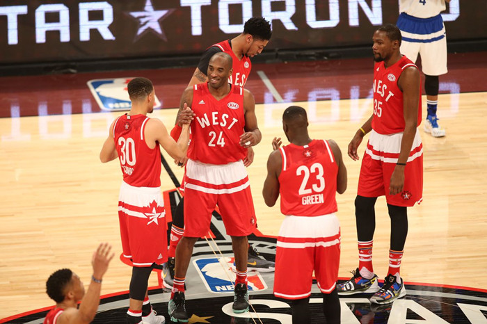 欧锦赛资格赛明星对战,双方斗志昂扬 欧锦赛资格赛明星对战,双方斗志昂扬