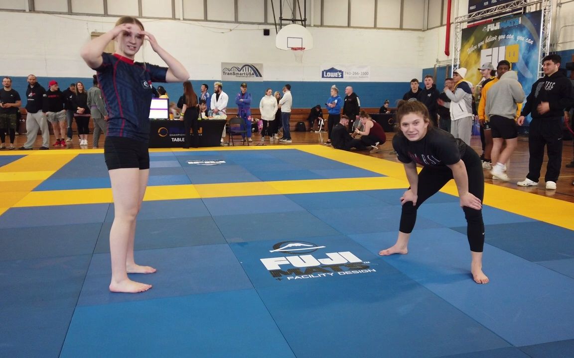 巴西运动员斩获摔跤比赛金牌 巴西运动员斩获摔跤比赛金牌