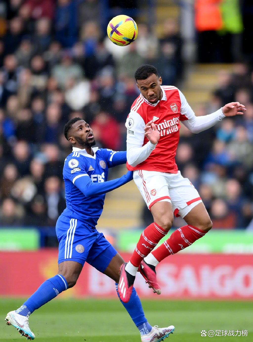 阿森纳后卫失误频出,连续失球 阿森纳后卫失误频出,连续失球