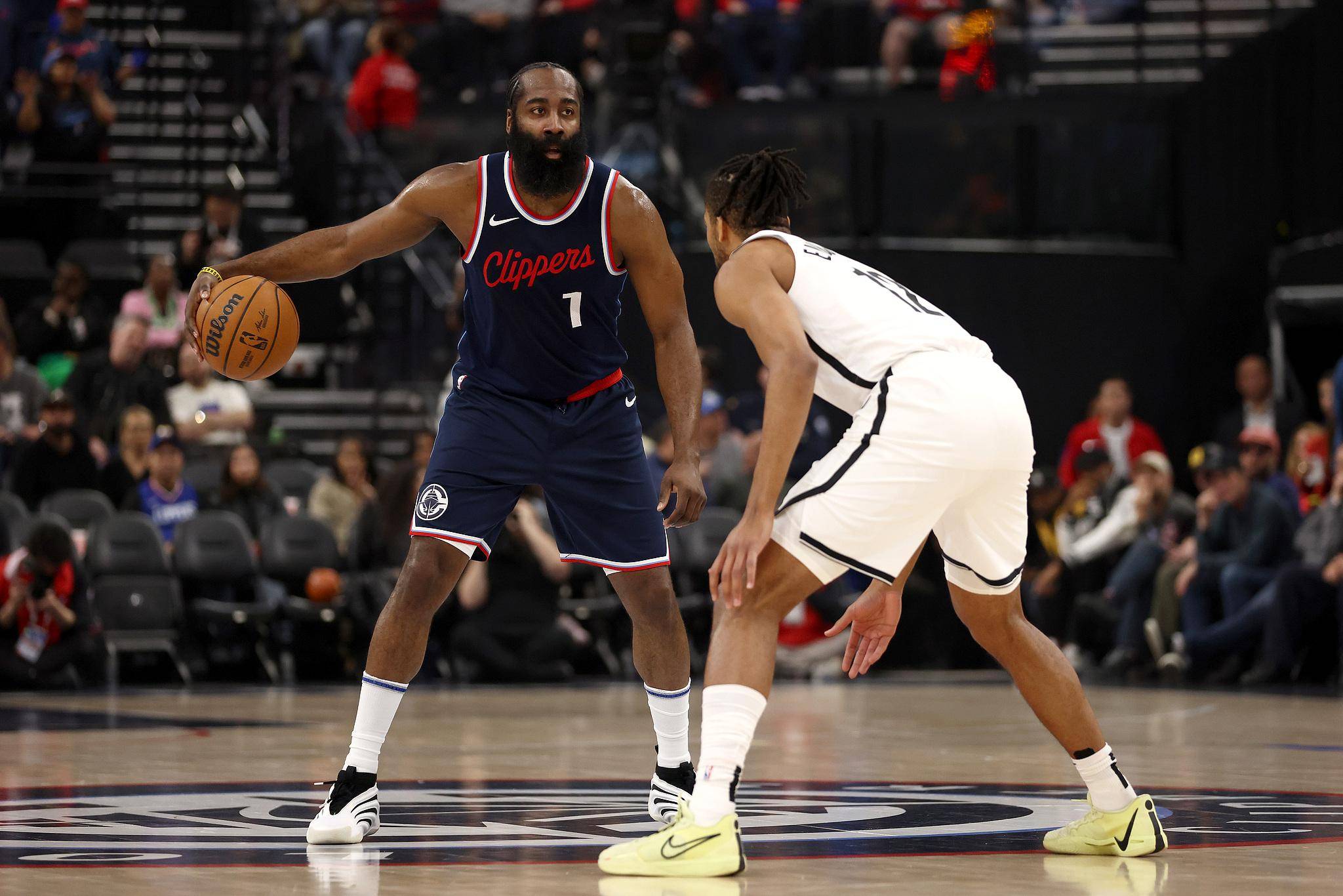 快船战胜篮网,继续保持胜利势头 快船战胜篮网,继续保持胜利势头