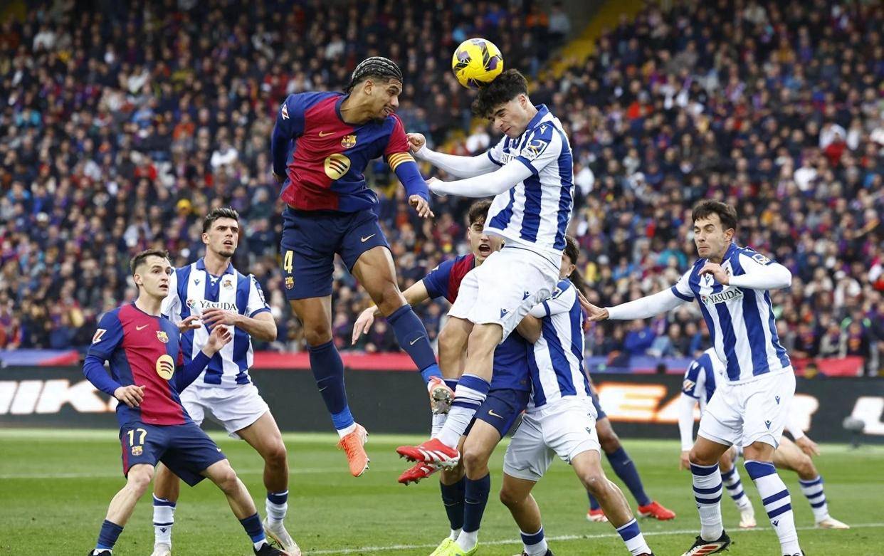 巴塞罗那遭逢失利,小组赛险境 巴塞罗那遭逢失利,小组赛险境