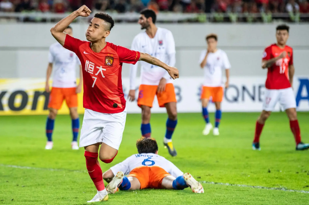 包含广州恒大激战落败,主场失利让球迷扼腕的词条 包含广州恒大激战落败,主场失利让球迷扼腕的词条