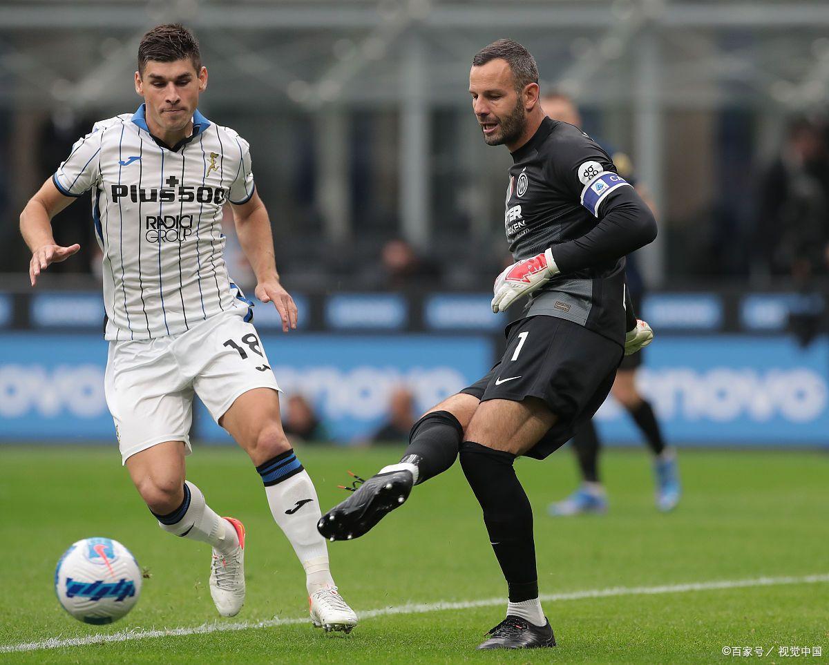 卡利亚里赢球保级,全队士气高涨 卡利亚里赢球保级,全队士气高涨