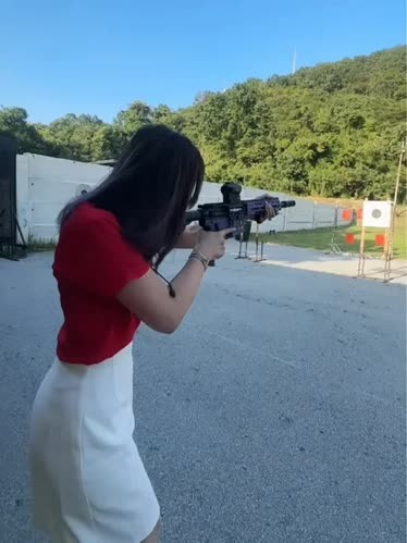 包含泰国射击选手出手如电,胜出比赛的词条 包含泰国射击选手出手如电,胜出比赛的词条