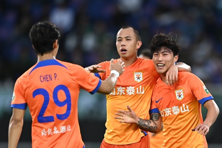 前场球员表现出色,助队获胜 前场球员表现出色,助队获胜