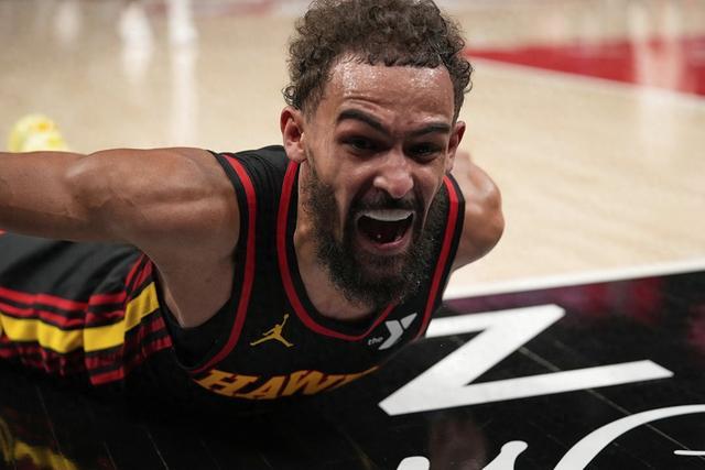 酒店老鹰主场失利,特雷-杨表现抢眼,贡献全队最高27分 酒店老鹰主场失利,特雷-杨表现抢眼,贡献全队最高27分