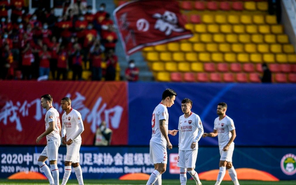 天津男篮横扫深圳队，迎来赛季首胜