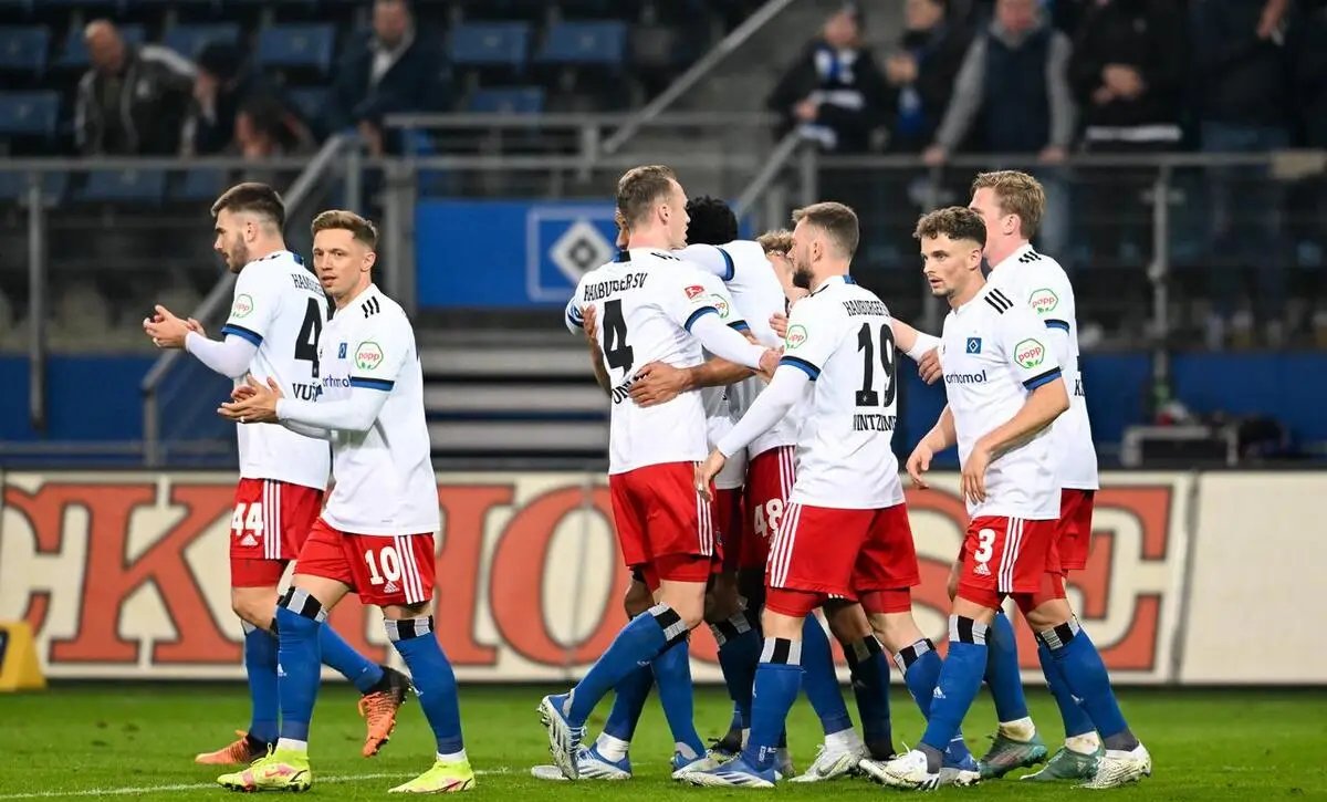 汉堡球员精彩表现,带领球队获胜 汉堡球员精彩表现,带领球队获胜