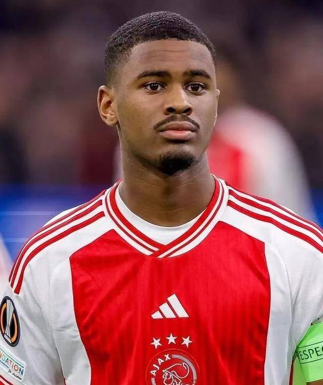 阿贾克斯惊艳表现,晋级势在必行 阿贾克斯惊艳表现,晋级势在必行