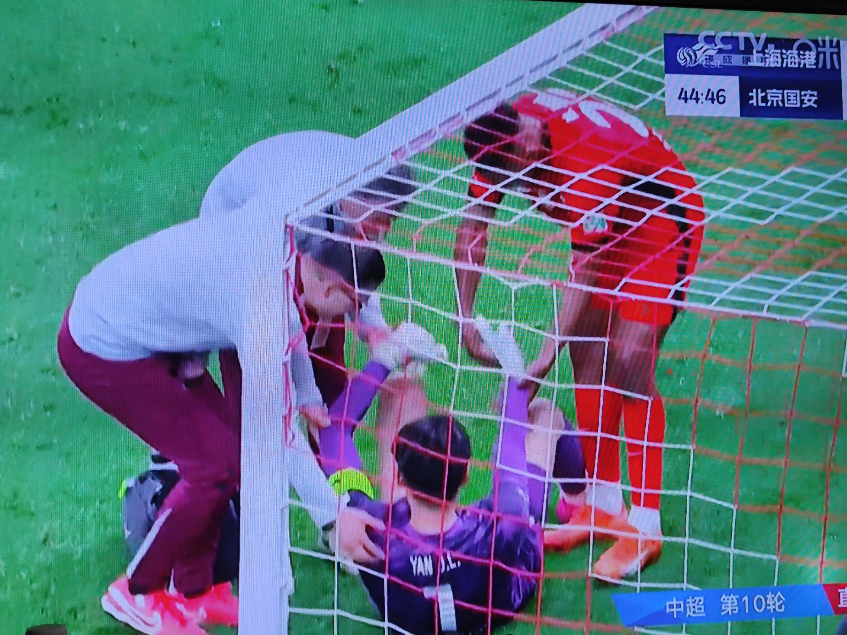 上港力克国安,主场实力强劲取胜备受赞誉的简单介绍 上港力克国安,主场实力强劲取胜备受赞誉的简单介绍