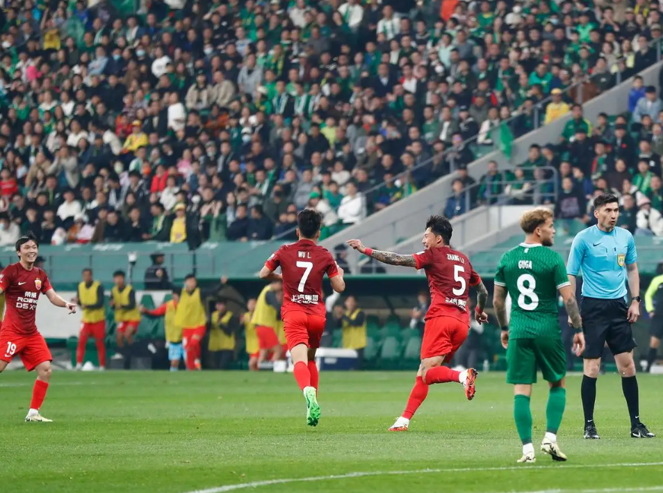 上港力克国安,主场实力强劲取胜备受赞誉的简单介绍 上港力克国安,主场实力强劲取胜备受赞誉的简单介绍