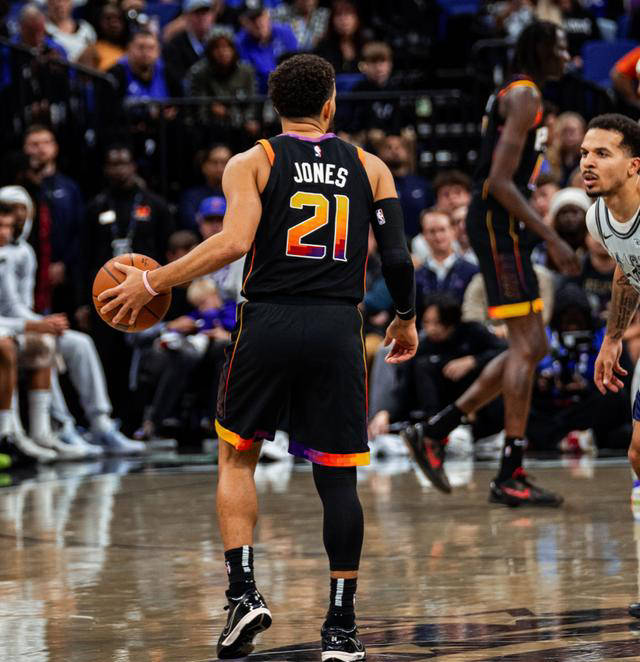 关于经验老将关键时刻暴力破敌,球队逆转胜利的信息 关于经验老将关键时刻暴力破敌,球队逆转胜利的信息