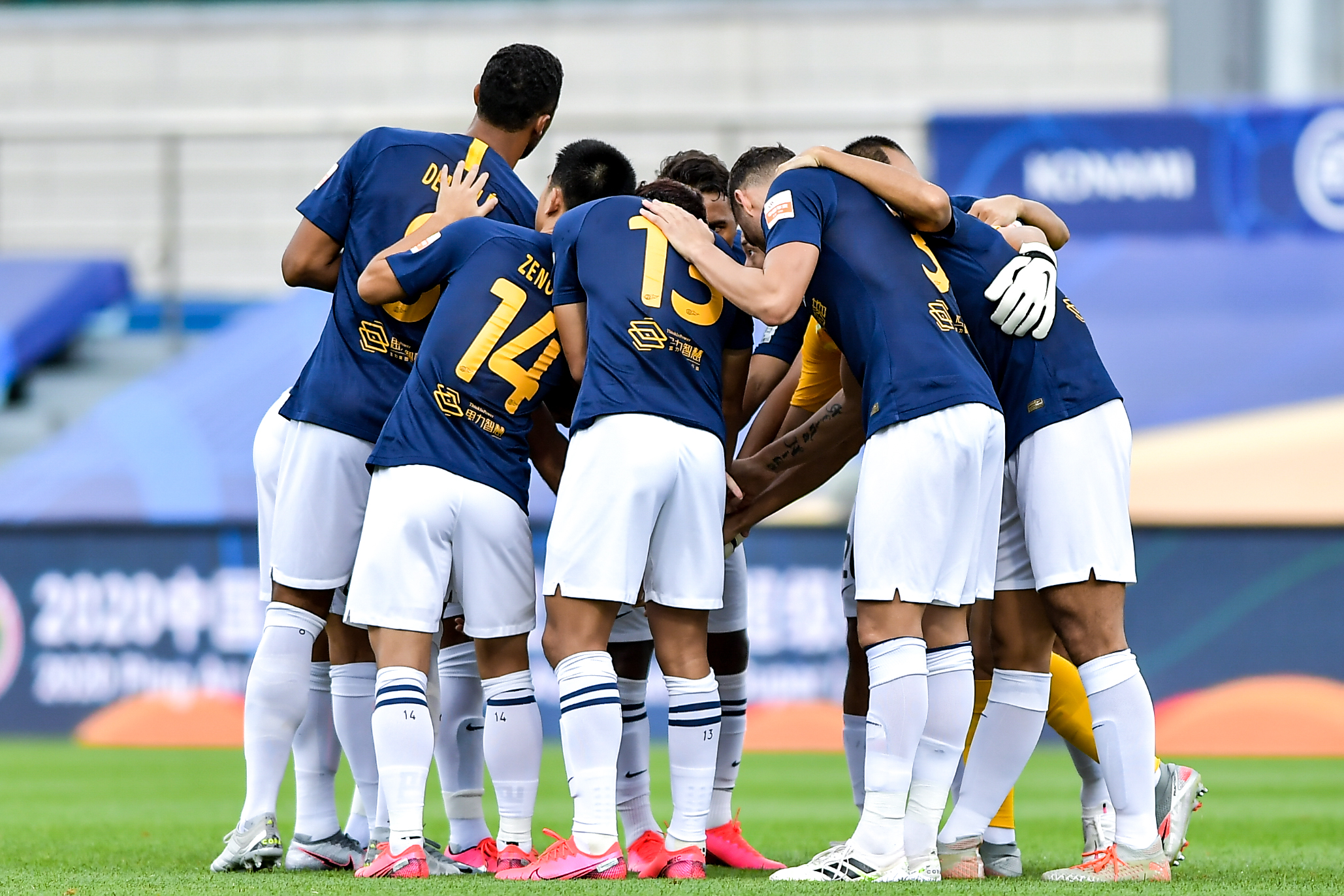 包含球队人员轮换紧密,战术打法更加丰富的词条 包含球队人员轮换紧密,战术打法更加丰富的词条