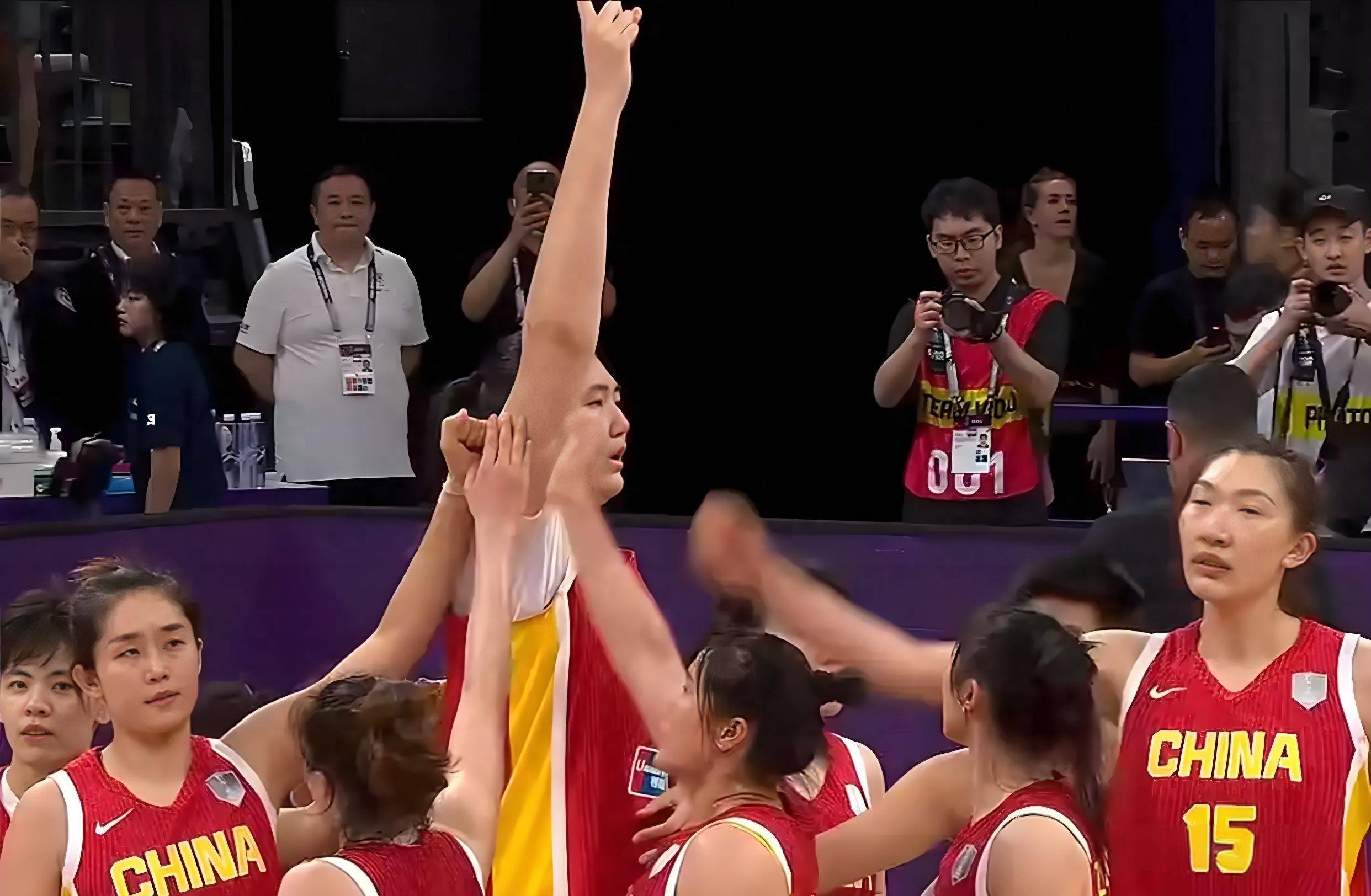 中国女篮力克澳大利亚,获得奥运季军 中国女篮力克澳大利亚,获得奥运季军