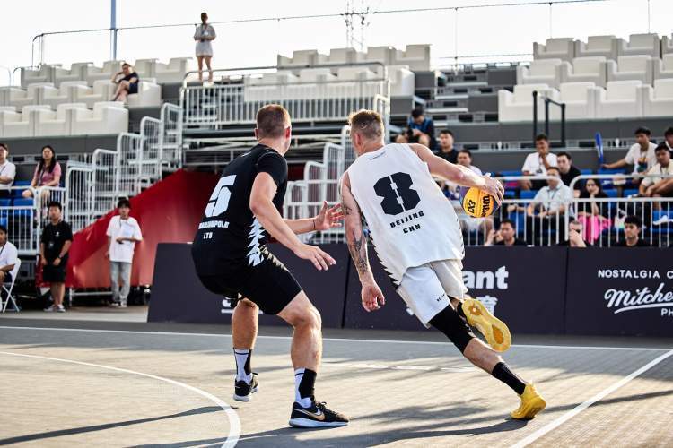 全球精英运动员竞技在重要篮球比赛 全球精英运动员竞技在重要篮球比赛