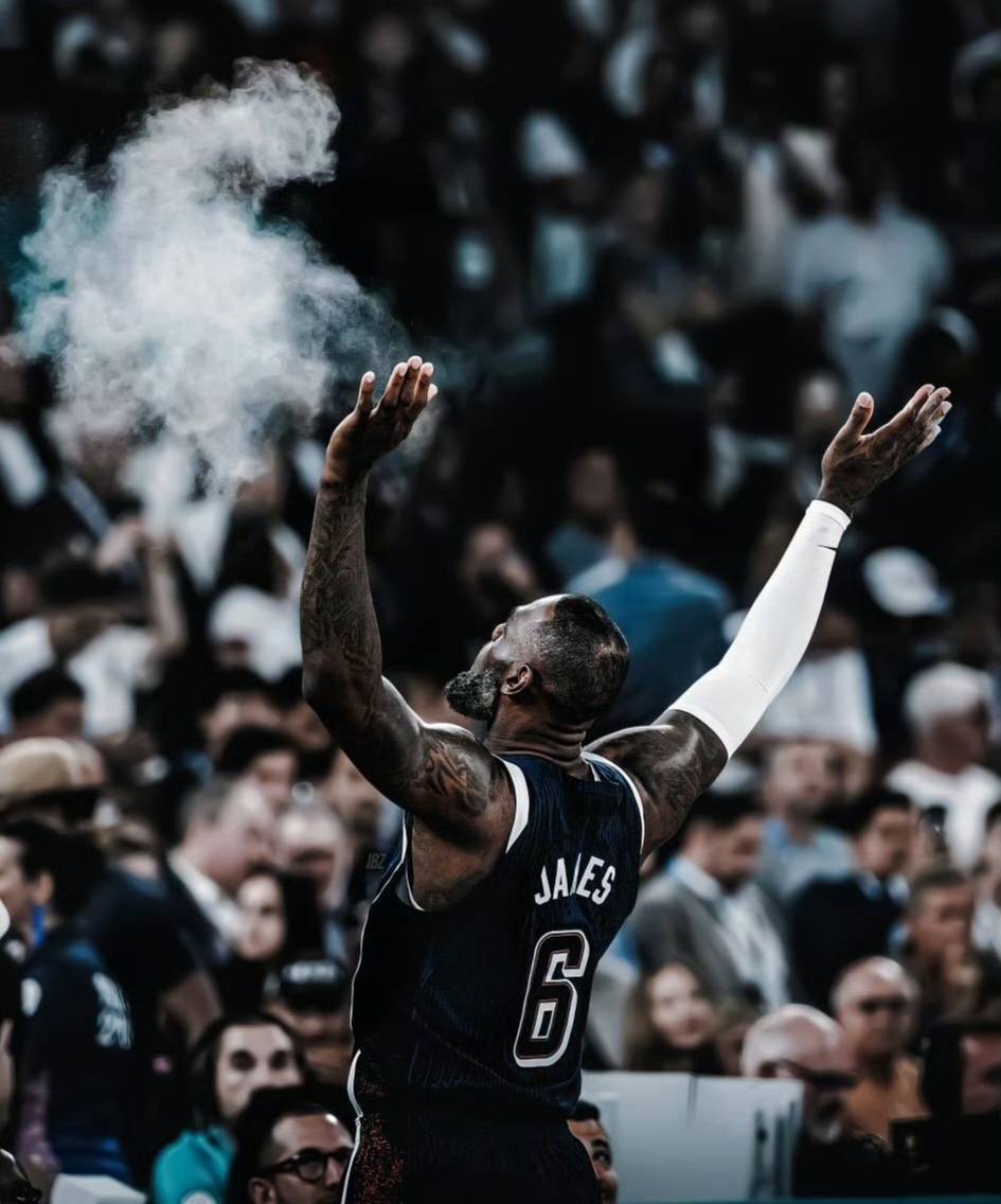 包含球员宣布退役,致敬他辉煌篮球生涯的词条 包含球员宣布退役,致敬他辉煌篮球生涯的词条