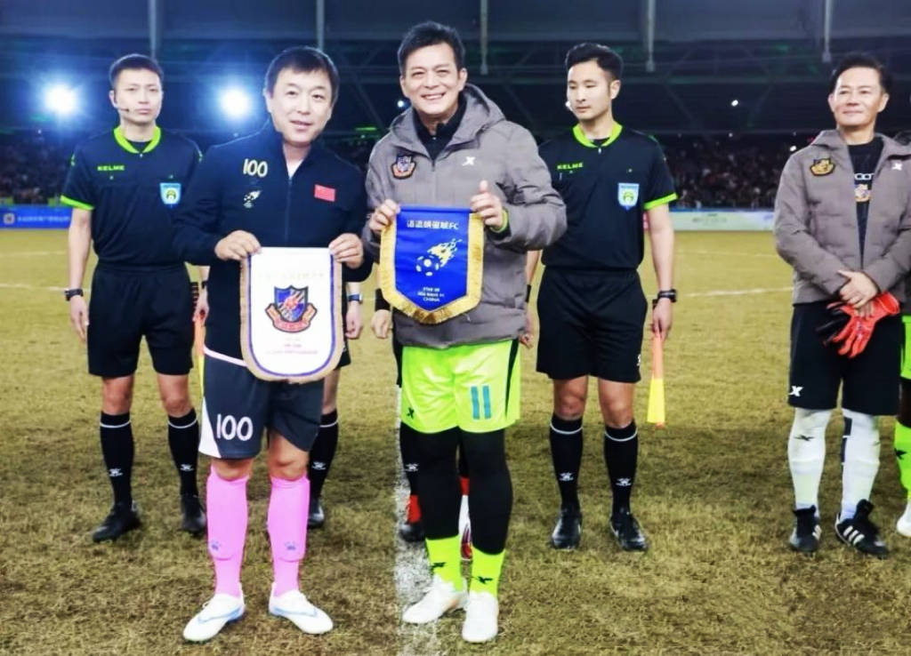 包含惊艳足球表现惊艳世界,中国队引人瞩目的词条 包含惊艳足球表现惊艳世界,中国队引人瞩目的词条