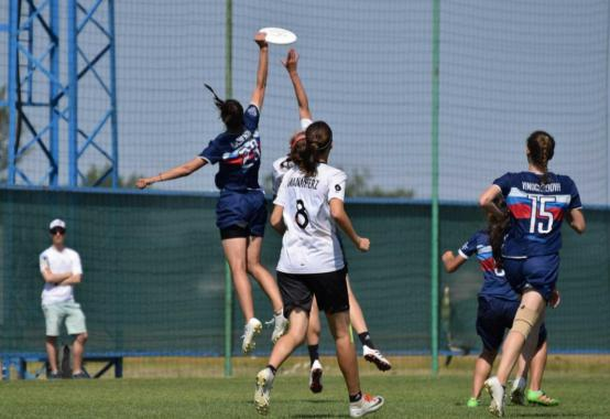 包含HKA险胜100T，Bin开启传奇时刻激烈交锋成都决赛之夜，让粉丝疯狂欢呼的词条