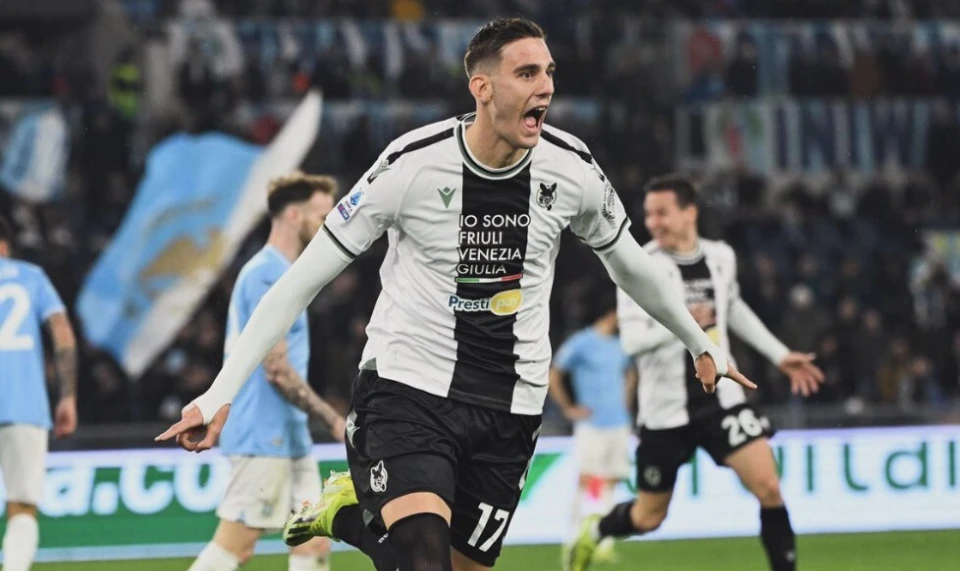 独行侠主帅卢卡斯:球队目前表现令人满意,但还需继续努力 独行侠主帅卢卡斯:球队目前表现令人满意,但还需继续努力